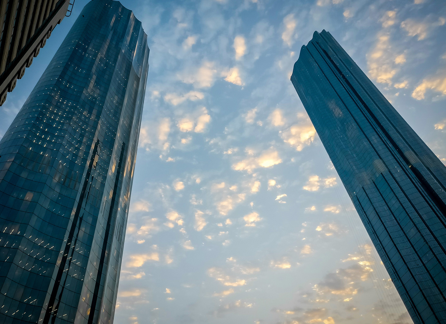 "خدمة" تفوز بسبعة عقود لإدارة المرافق في أنحاء دولة الإمارات العربية المتحدة